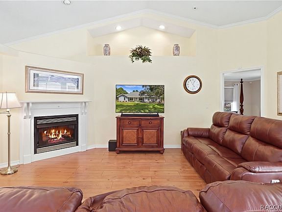 2nd image of 2593 S Columbine Ave