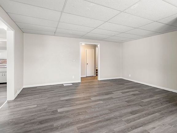 4th image of 920 W 2nd St