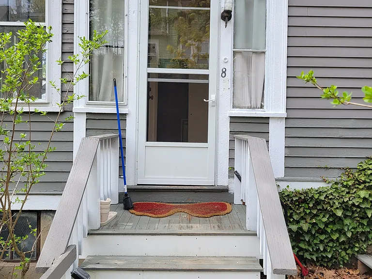 8 Sherwood St #1 — Photo 6