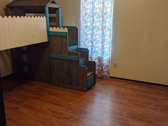 5th image of 225 W Cora Lee St #12