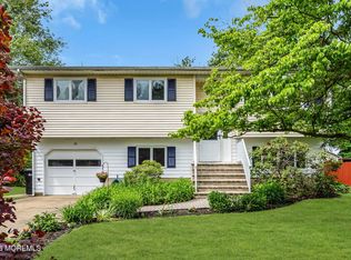 26 Allen Dr, Allentown, NJ 08501
