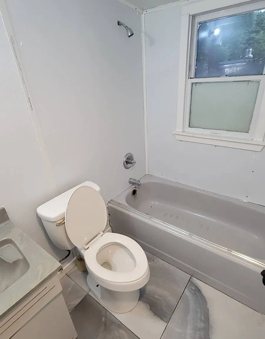 4 bed, $3,700 — Photo 2