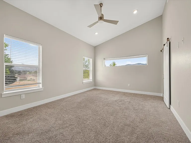 1407 Rogers Ct — Photo 22