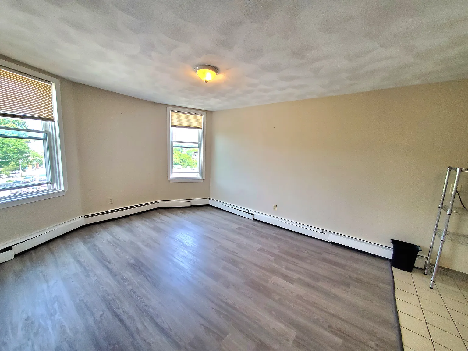 2 bed, 925 sqft, $2,900 — Photo 2