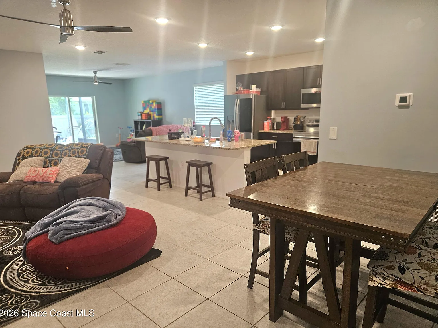 4 bed, 2.0 bath, 1893 sqft, $1,975 — Photo 3