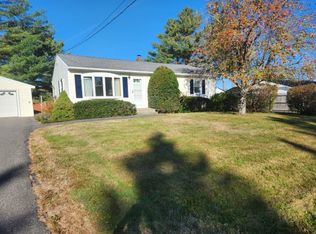 21 Maid Marion Ln, Brewer, ME 04412