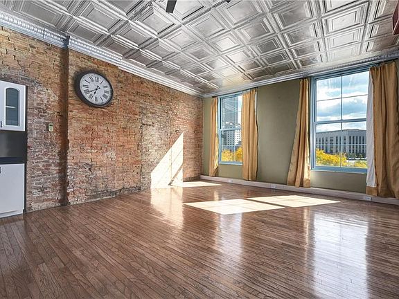 2nd image of 408 W Saint Clair Ave APT 312