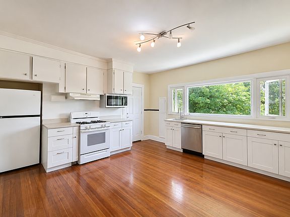 3rd image of 20 Main St #1A