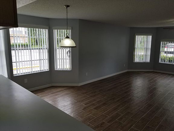 4th image of 2442 Sweetwater Club Cir