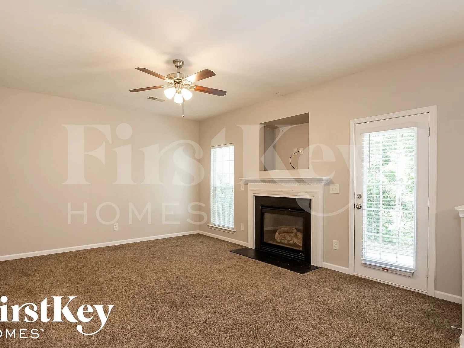 4 bed, 2.5 bath, 2358 sqft, $3,035 — Photo 2