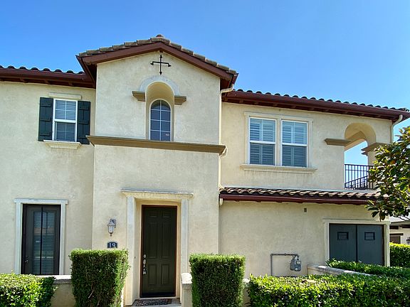 2nd image of 2750 E Oak Hill Dr Unit 19