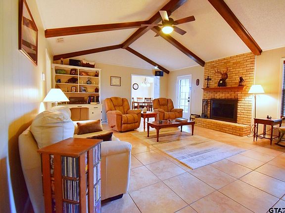 3rd image of 1218 Kingsbury Rd