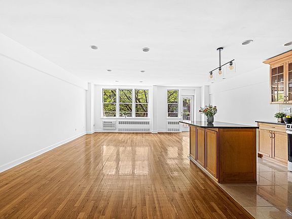 4th image of 415 Argyle Rd APT 4G