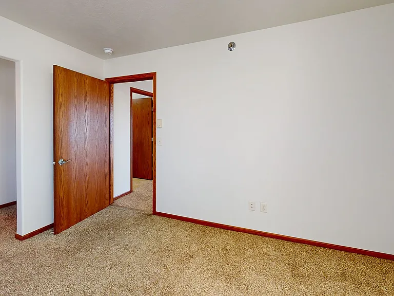 2208 33rd St NW — Photo 8