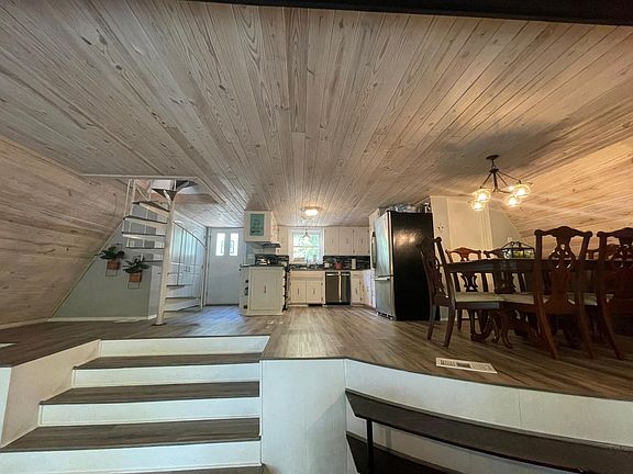 4th image of 101 Hacienda Dr
