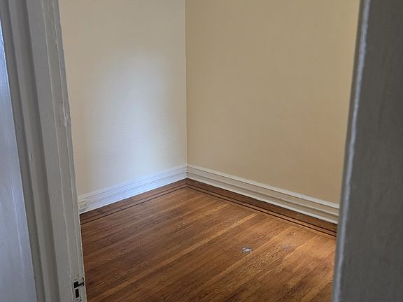 3rd image of 426 W Olney Ave Floor 2