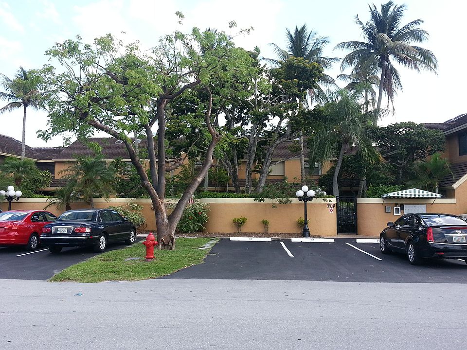 1st image of 700 SE 14th St APT K