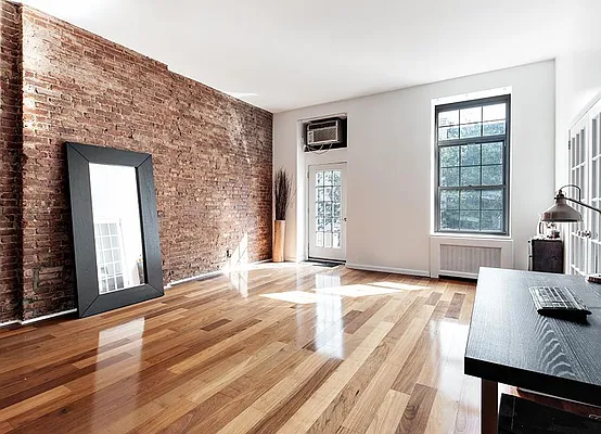 Rented by Warburg | media 16