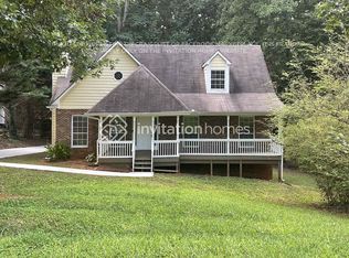 6616 Gi Gi Dr, Flowery Branch, GA 30542
