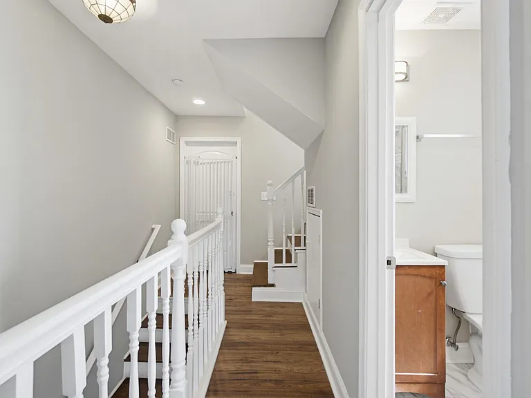 1429 Olive St — Photo 21