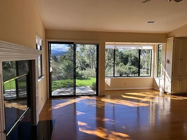692 Hillside Dr — Photo 12