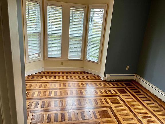 Bedroom with bay window
