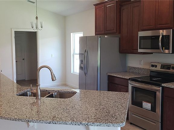 2nd image of 1709 Berkshire Cir