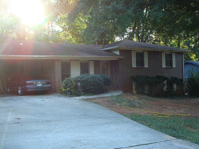 2nd image of 3540 Leigh Cir