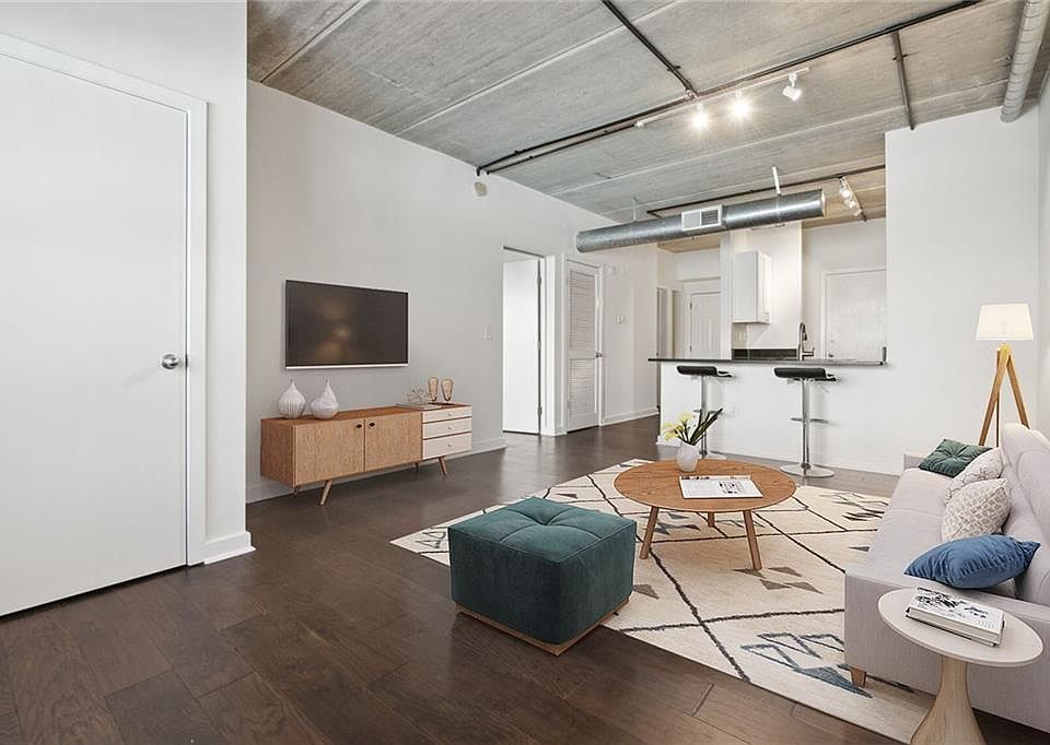 1st image of 800 Peachtree St NE APT 2102