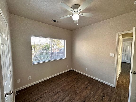 4th image of 1222 N Green St