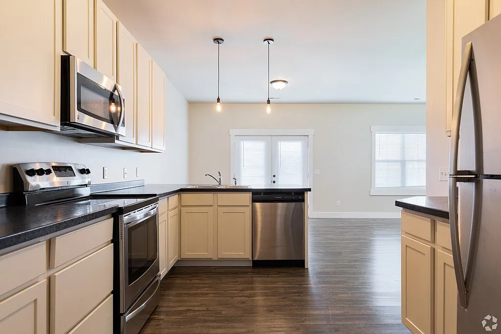 Stanley Town Homes — Photo 2