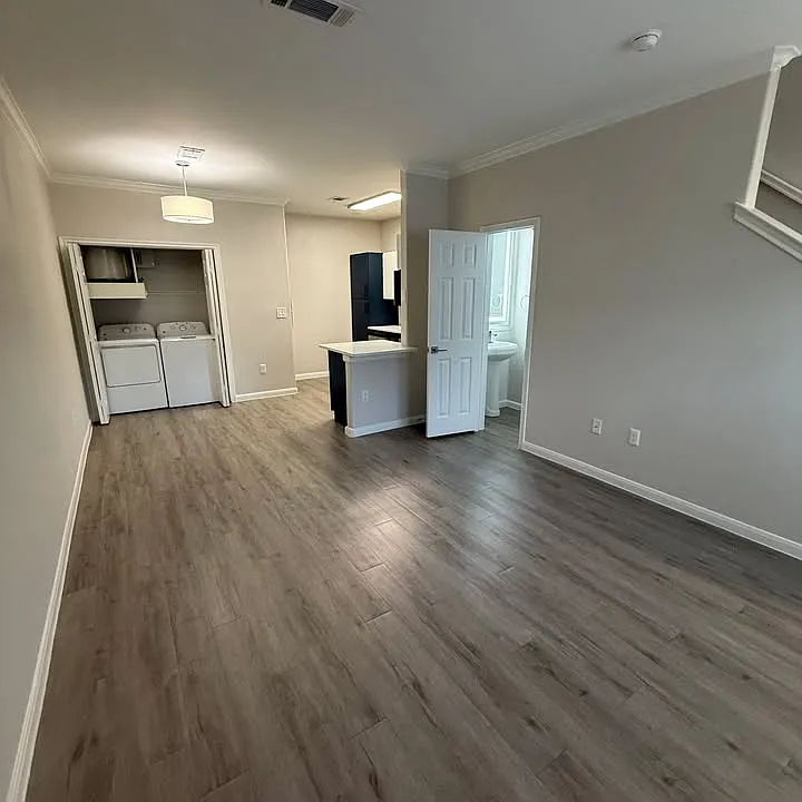 8110 W Slaughter Ln