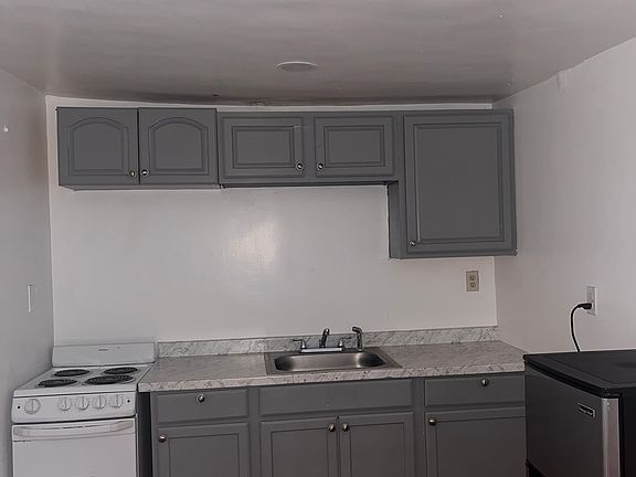 2nd image of 3801 NW 165th St