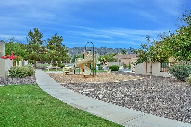 2210 E Branham Ln — Photo 38