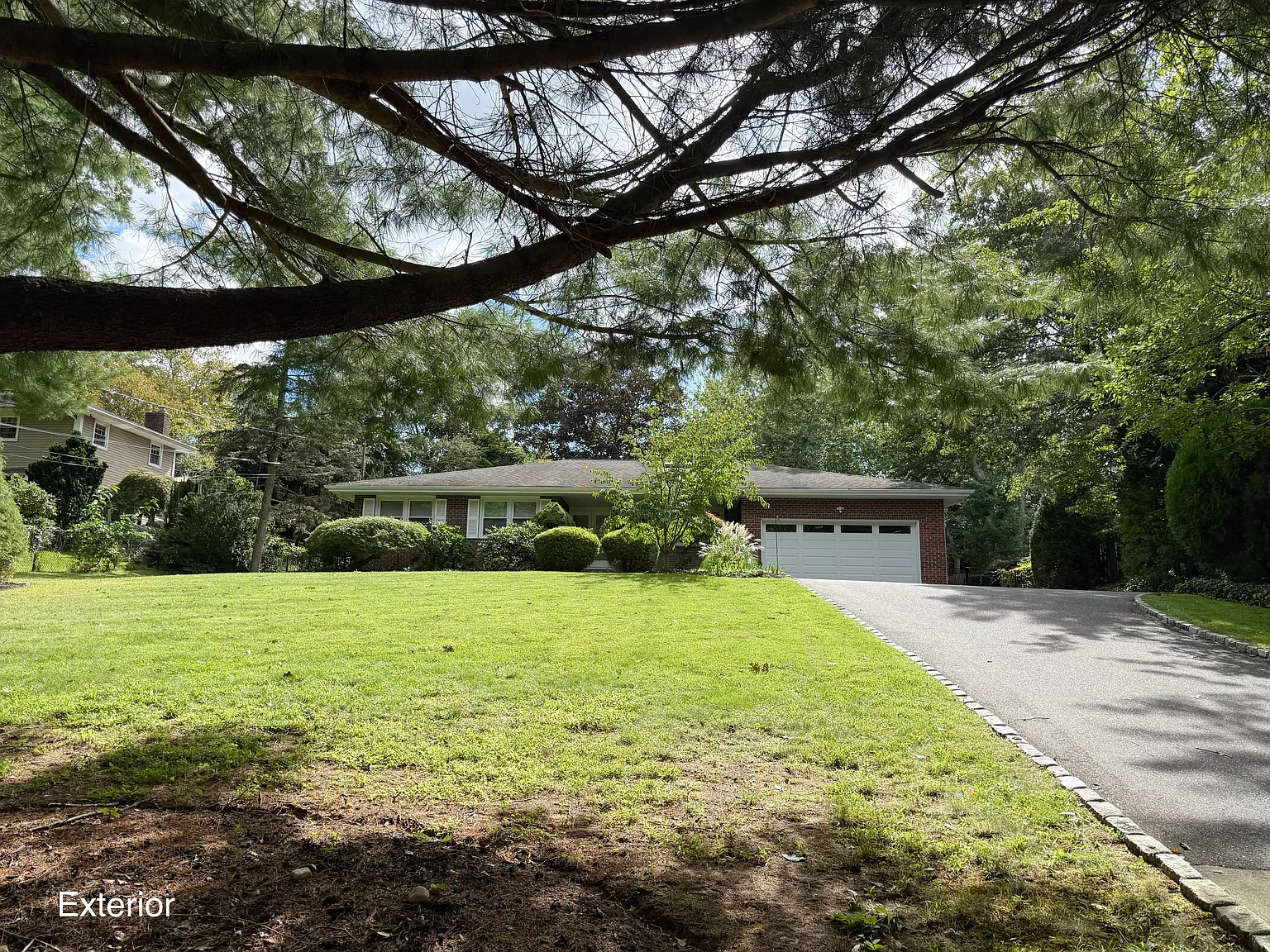 3 bed, 2.5 bath, 2350 sqft, $8,500 — Photo 1