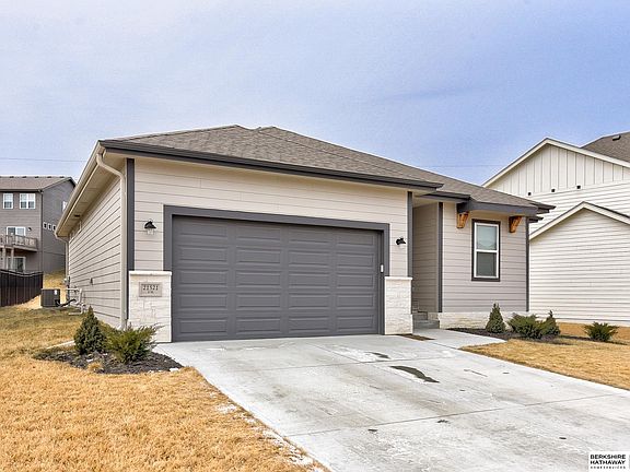 3rd image of 21521 I St