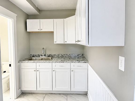 3rd image of 120 Curtis St Unit 3L