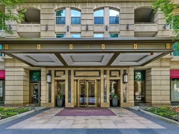 25 E Superior St APT 1401, Chicago, IL 60611