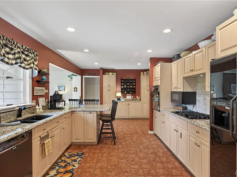 3862 State Street Rd — Photo 8