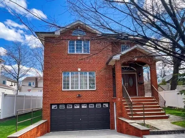 246-12 Cambria, Little Neck, NY 11362