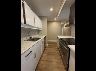 65 1st St #411, New Westminster, BC V3L 5K9