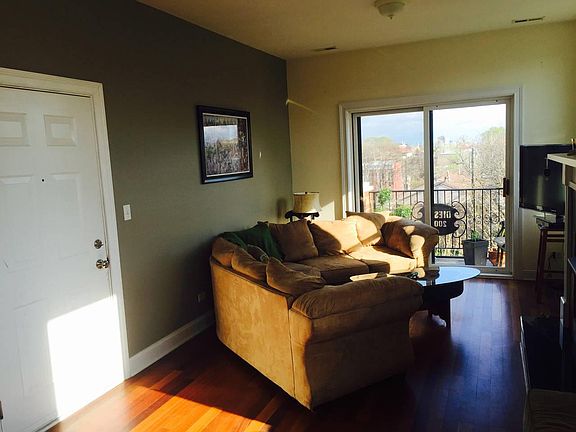 4th image of 2113 W Gladys Ave Unit 4N