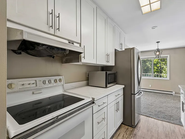 10129 Main St #301 — Photo 12