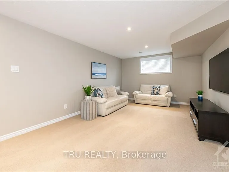 347 Ardmore St — Photo 28
