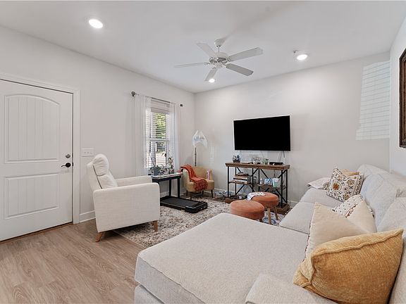 5th image of 149 S Debardeleben St Unit 103