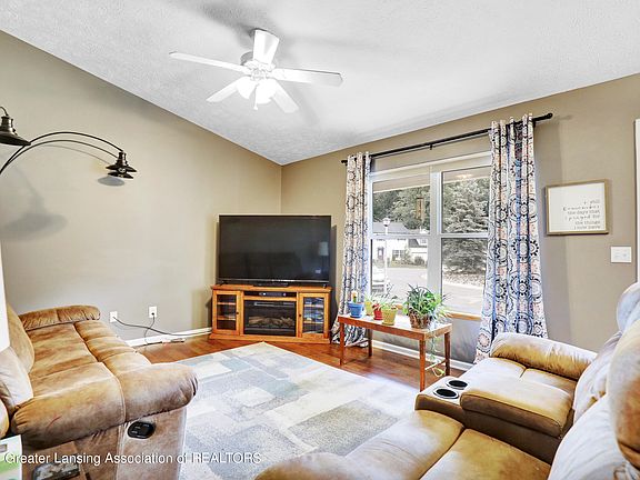 4th image of 5738 Cartago Dr