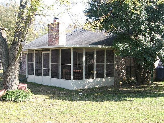 Screen porch