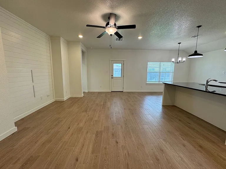 1410 Cedar River Ln — Photo 17