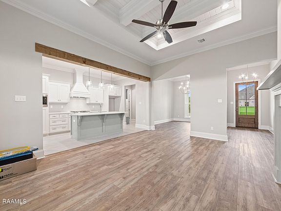 3rd image of 203 Sun Vista Ln