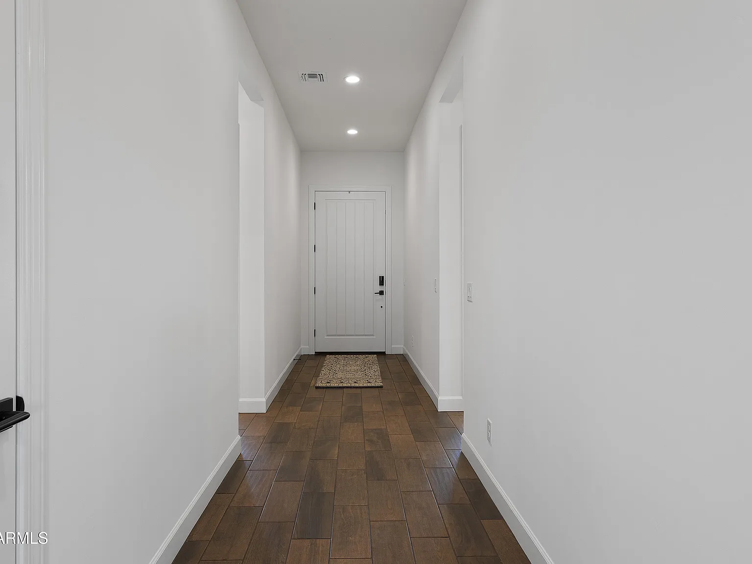 4 bed, 3.0 bath, 2352 sqft, $4,500 — Photo 3